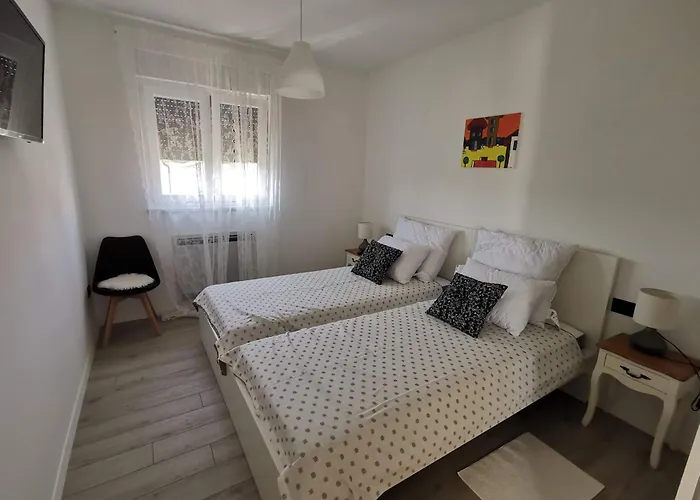 Apartment Ana *
